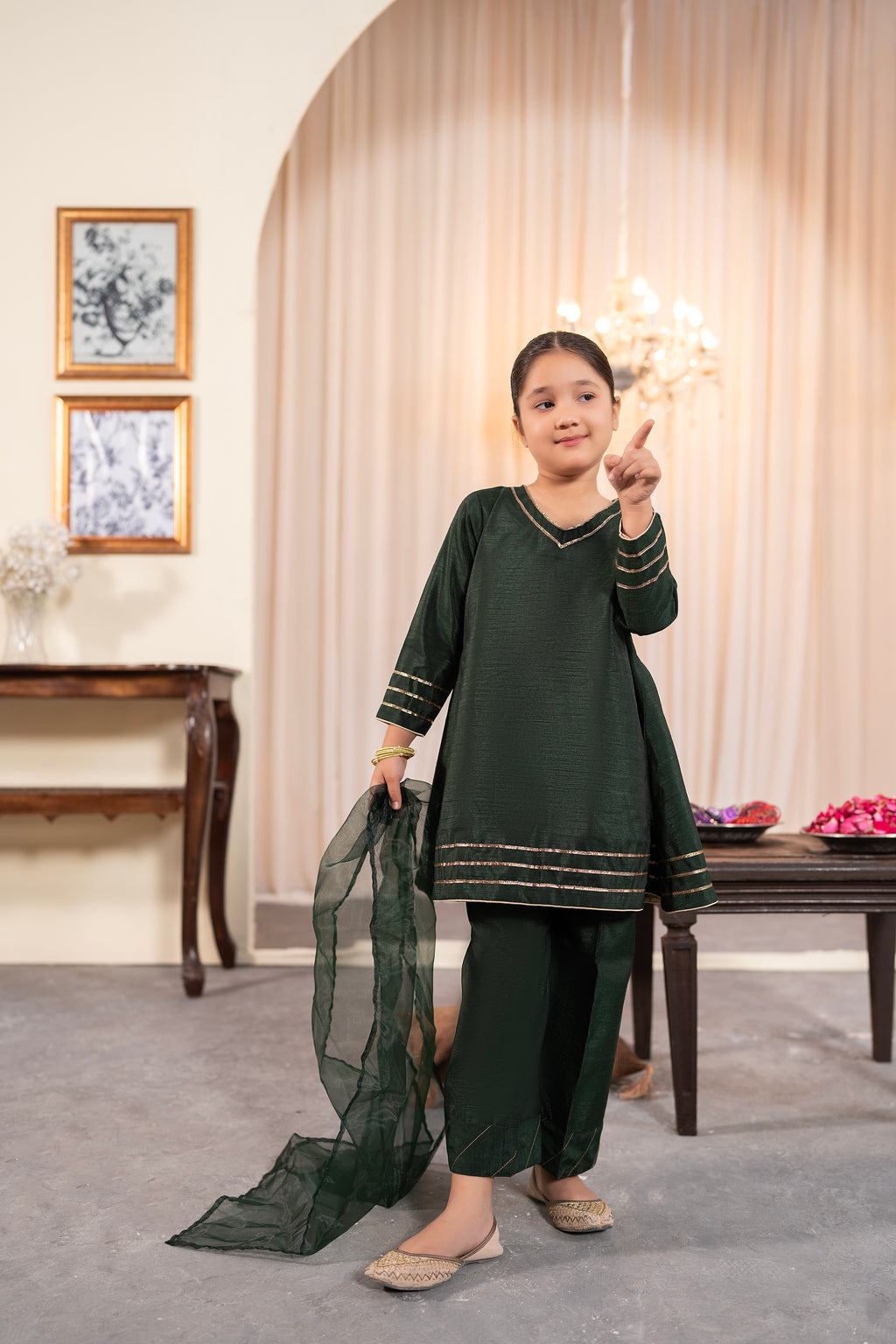 EMBERELLED GREEN PISHWAS SUIT